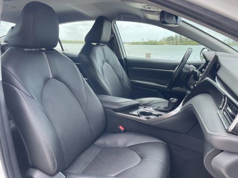 Used 2023 Toyota Camry XSE FWD image 7