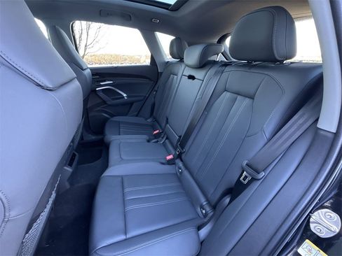 Certified 2025 Audi Q5 2.0T Premium Plus w/ Premium Plus image 24