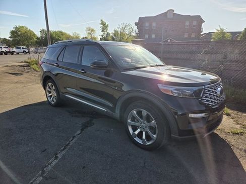 Used 2020 Ford Explorer Platinum AWD/4WD image 3