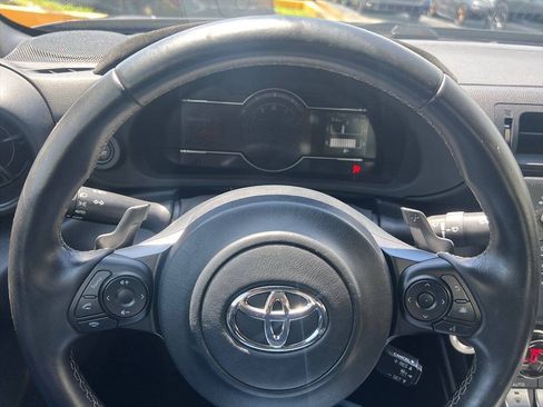 Used 2022 Toyota GR86 Premium w/ ALL Weather Mat Package (TMS) RWD image 11