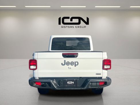 Used 2023 Jeep Gladiator Overland image 6