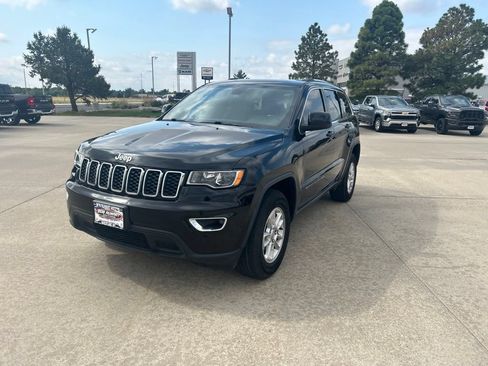 Used 2020 Jeep Grand Cherokee Laredo AWD/4WD image 1