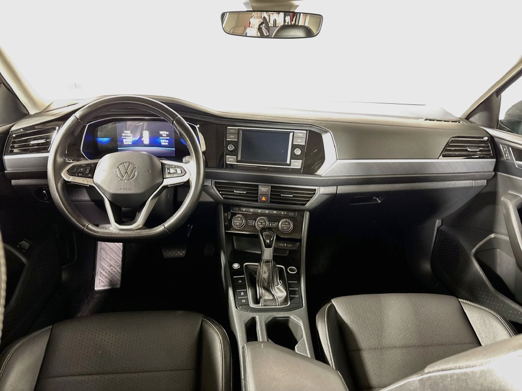 Used 2024 Volkswagen Jetta SE w/ Panoramic Sunroof Package FWD image 13
