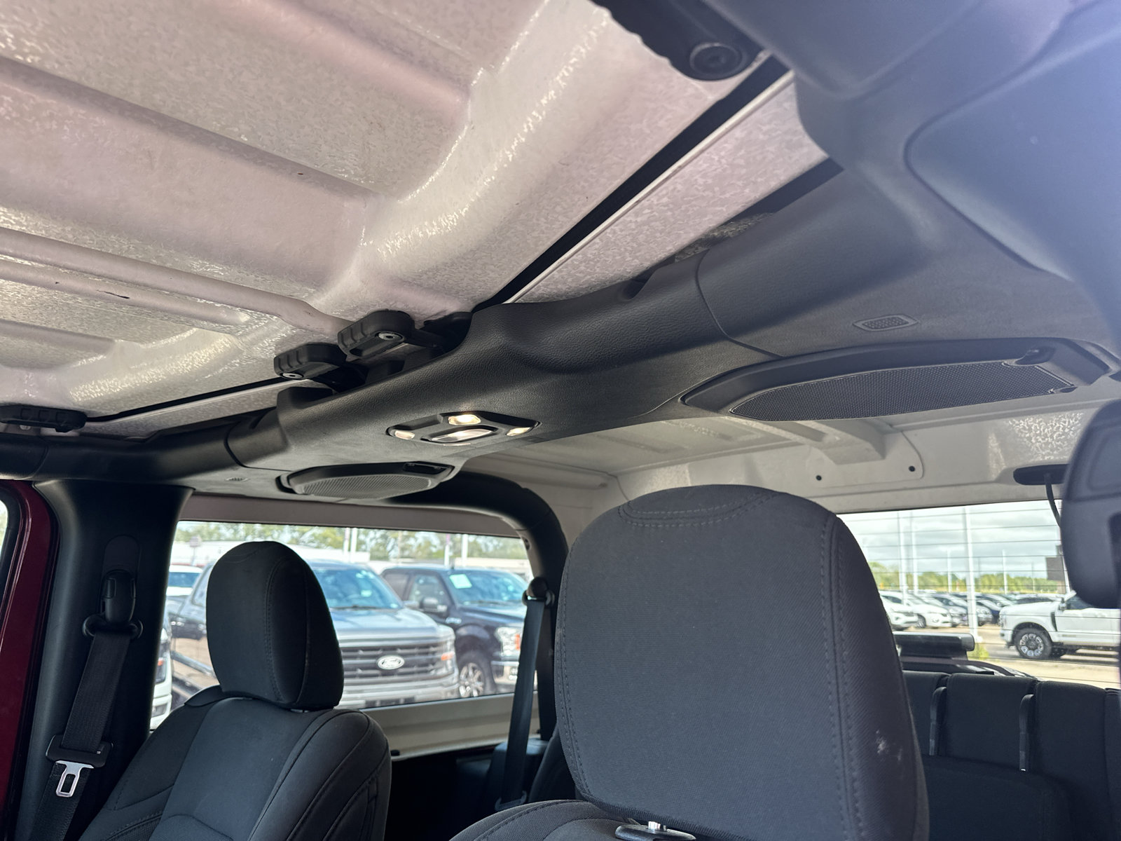 Used 2021 Jeep Wrangler Sport AWD/4WD image 27