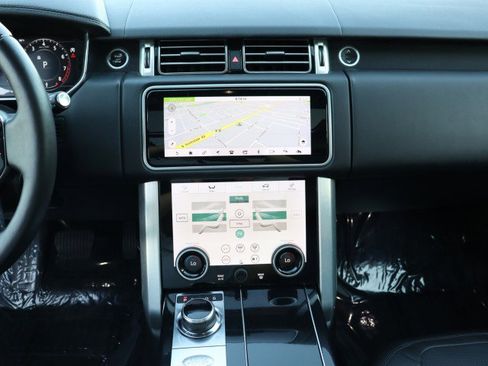 Used 2018 Land Rover Range Rover HSE image 32