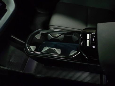 Used 2025 Volvo EX30 Plus image 24