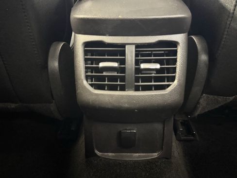 Used 2016 Ford Fusion SE FWD image 29