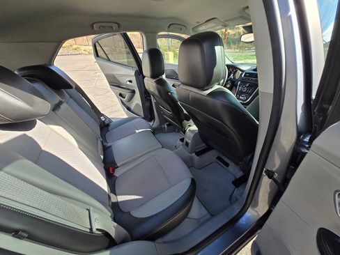 Used 2013 Buick Encore FWD image 29