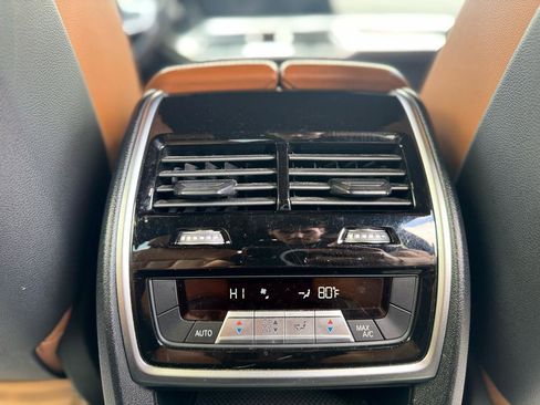 Used 2019 BMW X7 xDrive50i w/ M Sport Package image 60