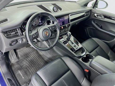 Certified 2023 Porsche Macan Turbo AWD/4WD image 3