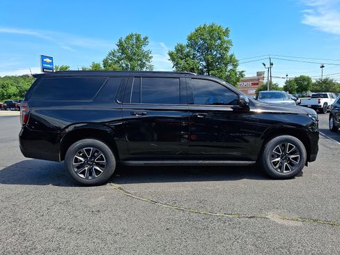Certified 2024 Chevrolet Suburban RST w/ Luxury Package AWD/4WD image 7