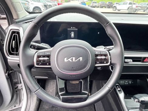 Used 2024 Kia Sorento S w/ Panoramic Sunroof Package AWD/4WD image 11