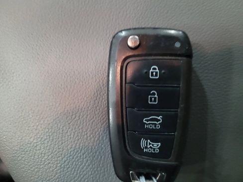 Used 2023 Hyundai Elantra SE image 32