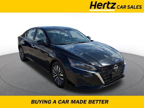 Used 2025 Nissan Altima 2.5 SV image 1