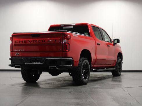 Used 2021 Chevrolet Silverado 1500 LT Trail Boss w/ Convenience Package II AWD/4WD image 4