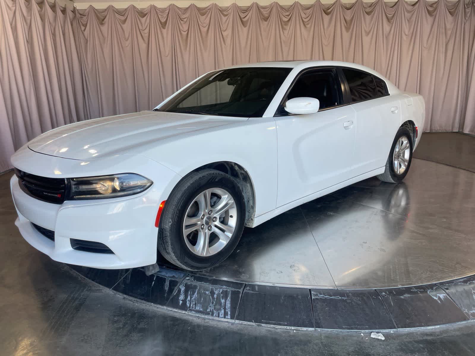 Used 2020 Dodge Charger SXT w/ Leather Interior Group RWD image 2