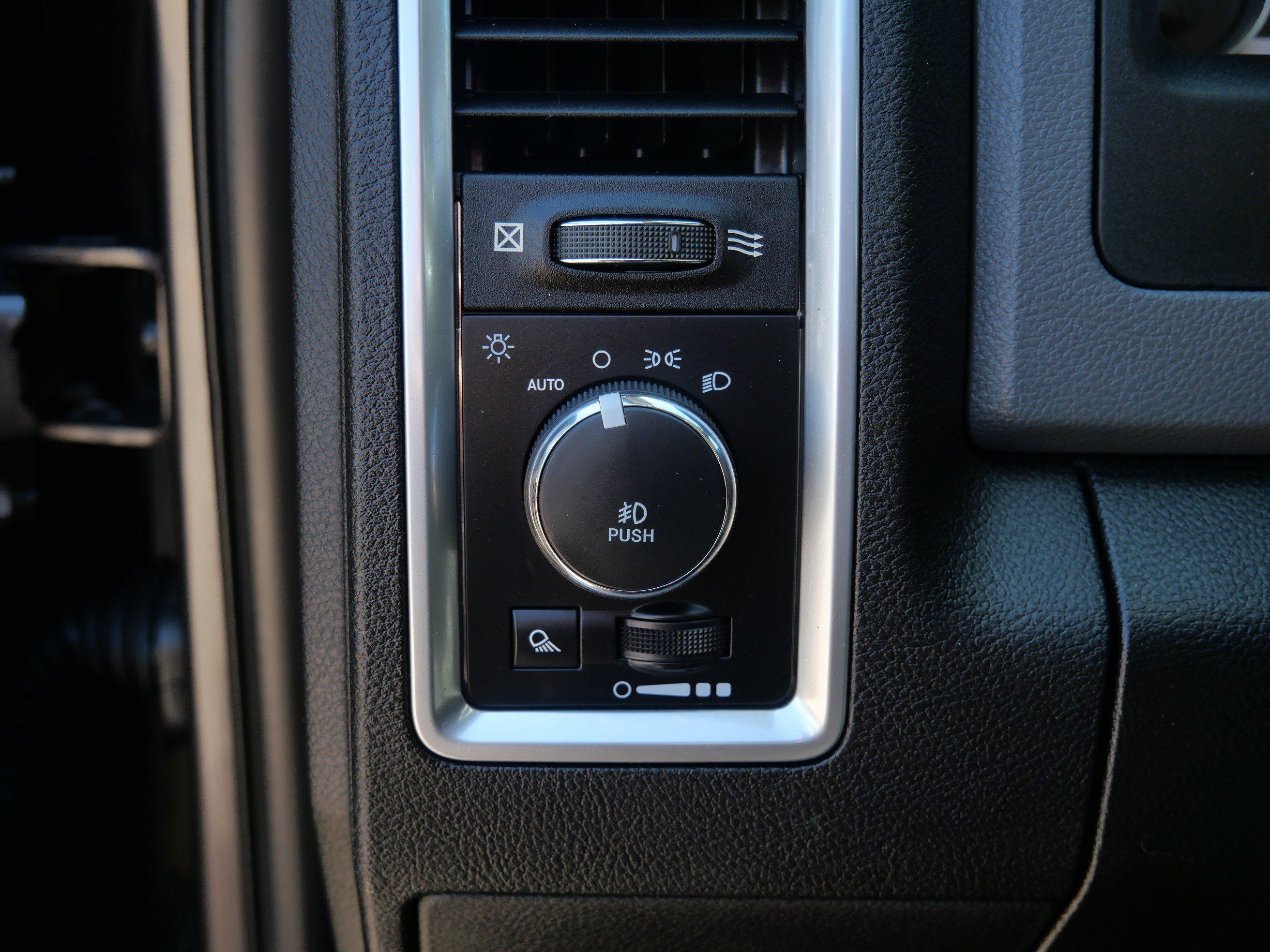 Used 2019 RAM 1500 Warlock w/ Electronics Group AWD/4WD image 21