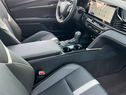 Used 2025 Toyota Camry SE w/ Multimedia Upgrade Package FWD image 15