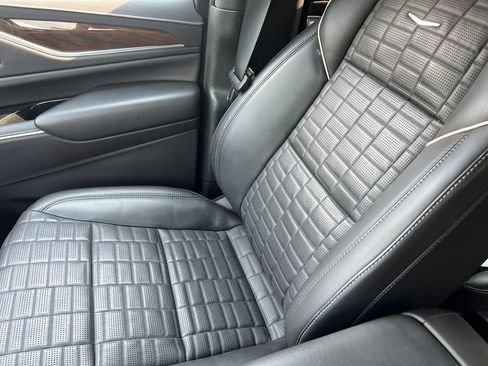 Certified 2024 Cadillac Escalade ESV Premium Luxury Platinum AWD/4WD image 50