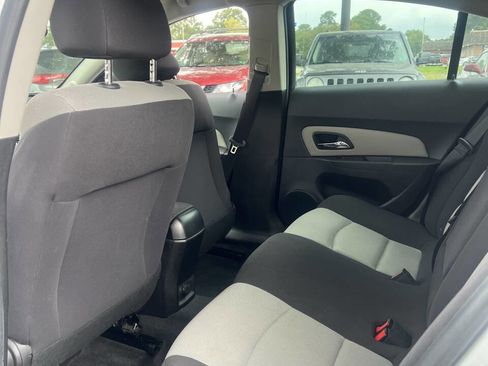 Used 2013 Chevrolet Cruze LS image 10