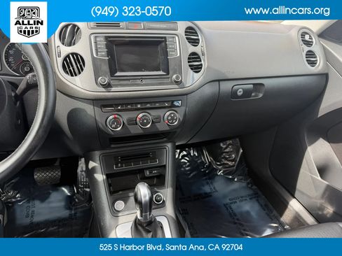 Used 2016 Volkswagen Tiguan S FWD image 16