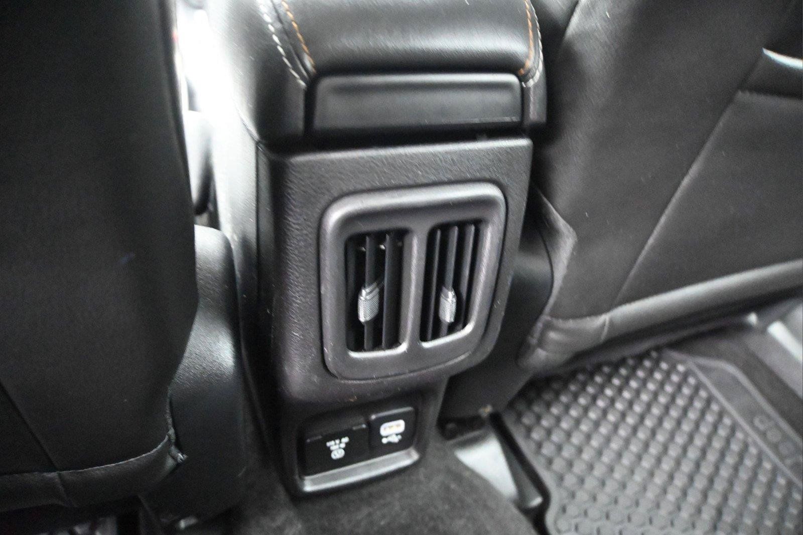 Used 2019 Jeep Compass Latitude w/ Cold Weather Group AWD/4WD image 14