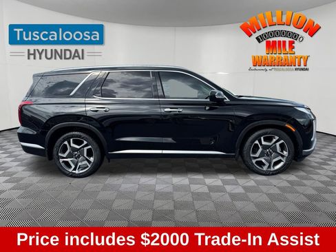Used 2024 Hyundai Palisade SEL w/ Premium Package FWD image 2