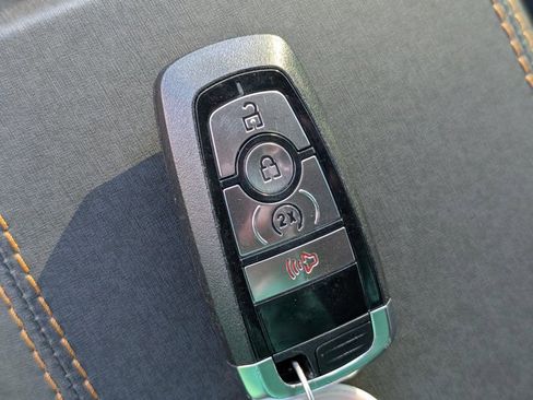 Used 2024 Ford Bronco Badlands image 29