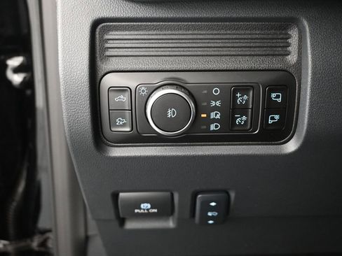 New 2026 Ford F250 Lariat w/ Black Appearance Package image 13