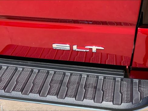 Used 2022 GMC Sierra 1500 SLT w/ SLT Premium Plus Package AWD/4WD image 10