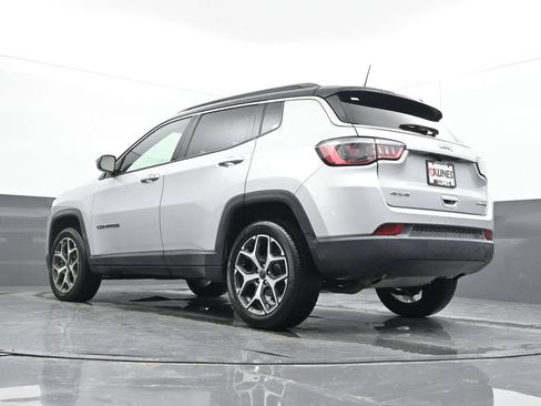 Used 2025 Jeep Compass Limited AWD/4WD image 29