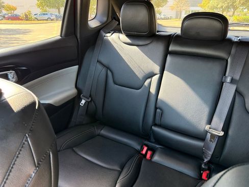 Used 2025 Jeep Compass Limited image 39