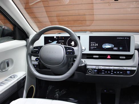 Used 2024 Hyundai Ioniq 5 Limited image 35