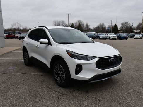 New 2024 Ford Escape SE FWD image 9