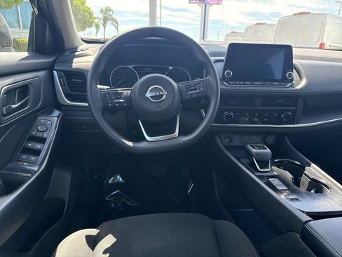 Used 2024 Nissan Rogue S FWD image 13