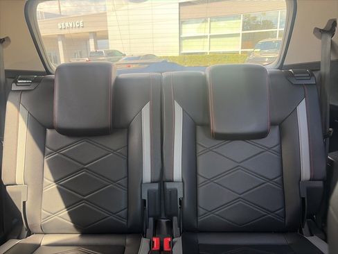 Used 2024 Volkswagen Atlas Peak Edition SE image 11