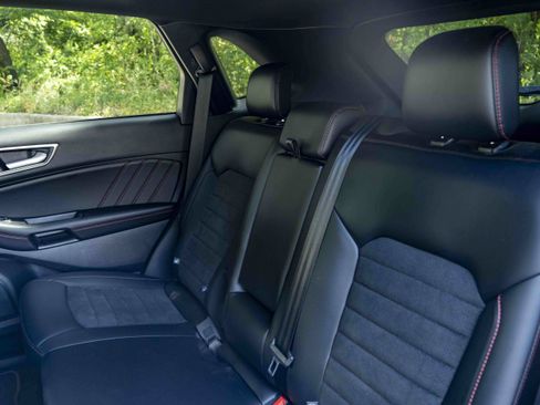 Used 2024 Ford Edge ST-Line AWD/4WD image 18