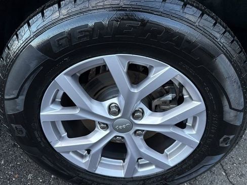 Certified 2022 Jeep Grand Cherokee Limited image 10