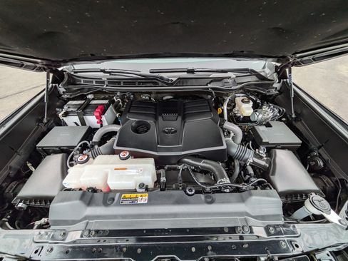 Used 2025 Toyota Tundra SR5 w/ SR5 Premium Package image 22