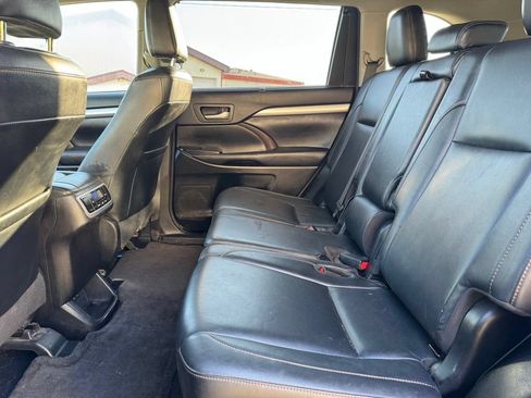 Used 2017 Toyota Highlander XLE AWD/4WD image 5