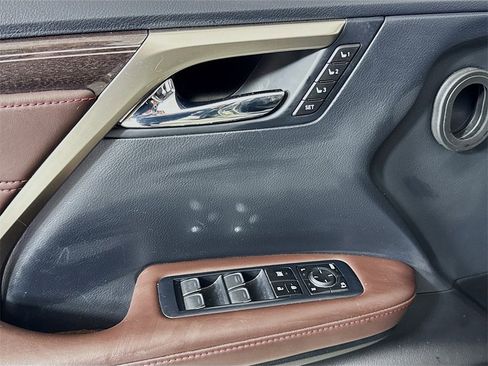Used 2019 Lexus RX 450hL AWD image 17