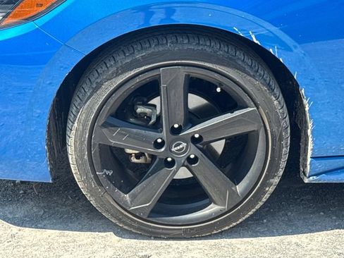 Used 2024 Nissan Sentra SR w/ SR Premium Package FWD image 23