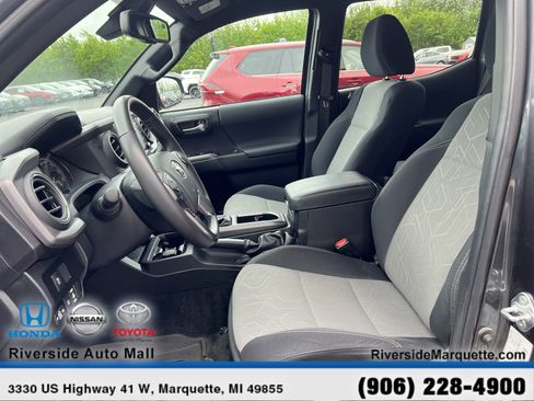 Used 2022 Toyota Tacoma TRD Sport AWD/4WD image 15