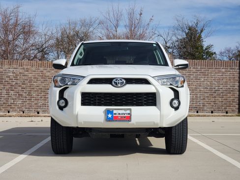 Used 2015 Toyota 4Runner SR5 image 2