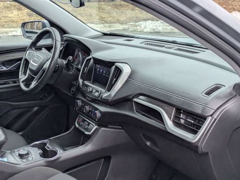 Used 2024 GMC Terrain SLE w/ Driver Convenience Package image 36