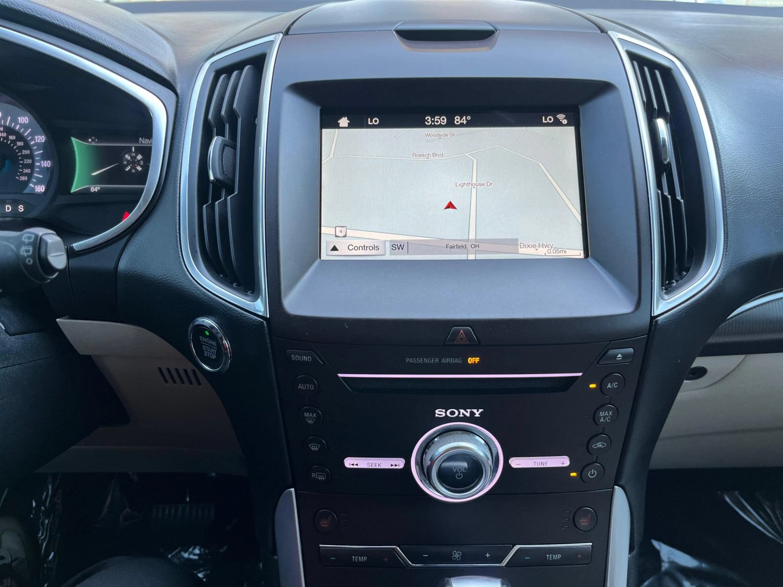 Used 2018 Ford Edge Titanium w/ Technology Package AWD/4WD image 19