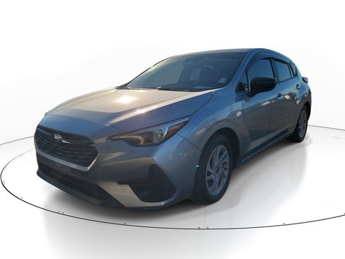 Used 2024 Subaru Impreza Hatchback image 3