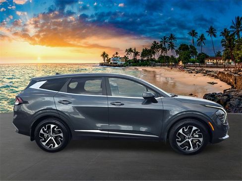Used 2024 Kia Sportage EX image 4