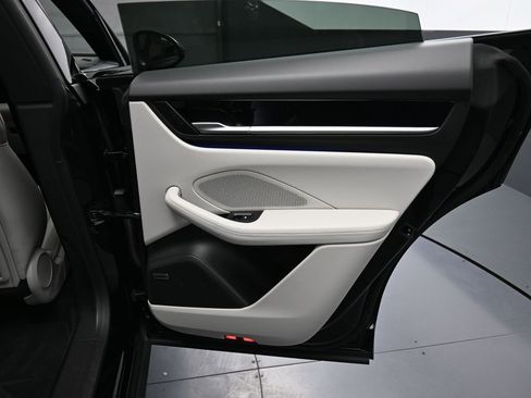 Certified 2025 Porsche Macan 4S Electric image 24