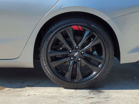 Used 2018 Chevrolet Malibu LT w/ Redline Edition image 17